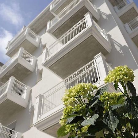 Residence Hotel Rubino Fogliano Marina Rum bild